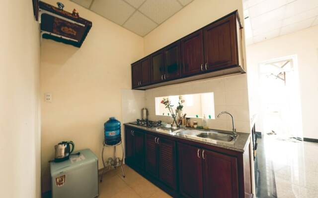 Hillside Homestay Hue - Em Room top Apartment