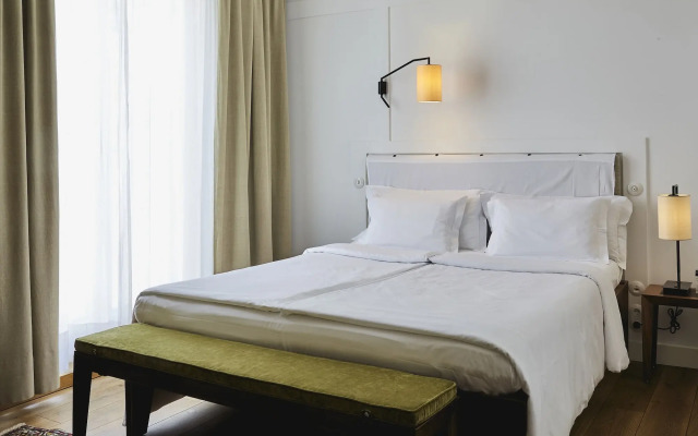 Louis Hotel