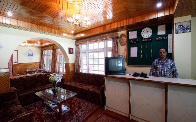 OYO 14534 Hotel Oakwood