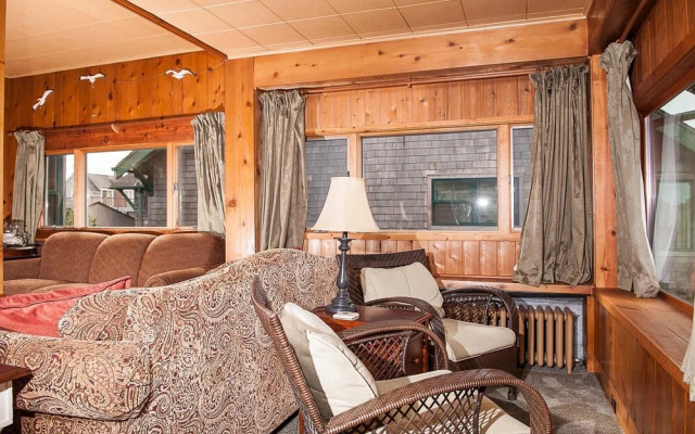 The Tides 4 Br home by RedAwning