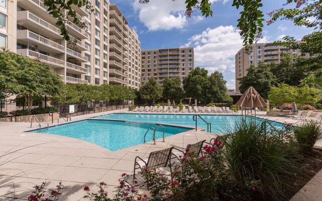 Magnificent Condo Crystal City With Gym