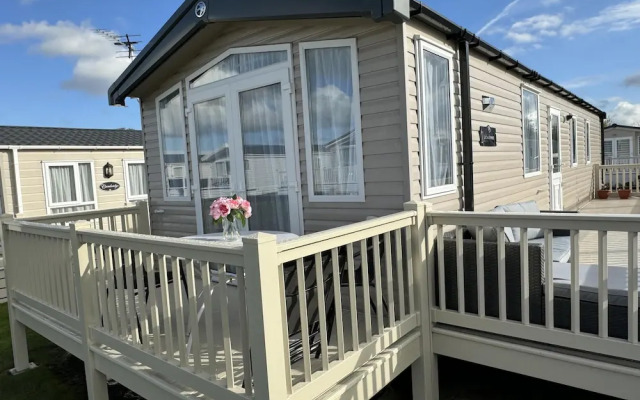 Beautiful 2-bed Holiday Home