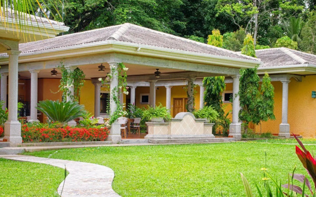 Paraiso Rainforest and Beach Hotel