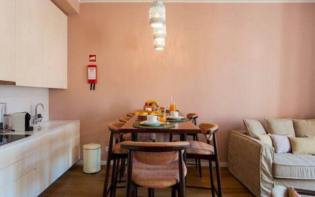 JOIVY Sublime 2BR Apt on Restauradores Sq., nearby Rossio Station
