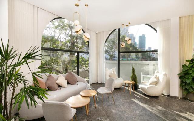 Maple Suite Hotel And Apartment