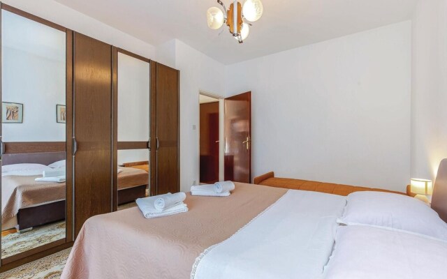 Beautiful Home in Selce With Wifi and 2 Bedrooms