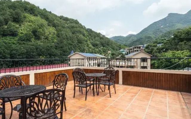 White Bird Field B&B (Jiu Shan Shan)