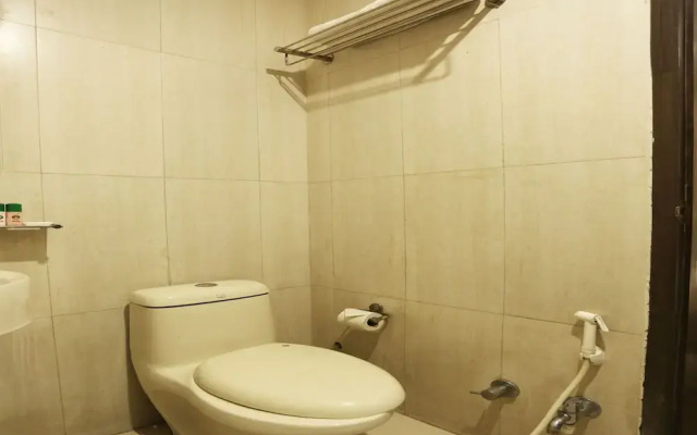 OYO 1807 Hotel Platinum Inn