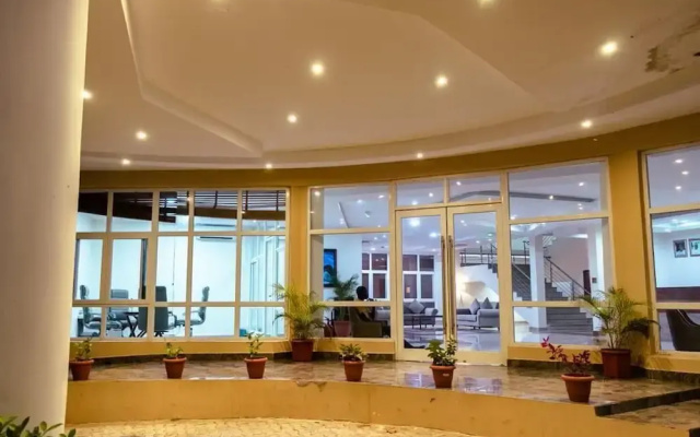 Golden Alpine Hotel & Resort