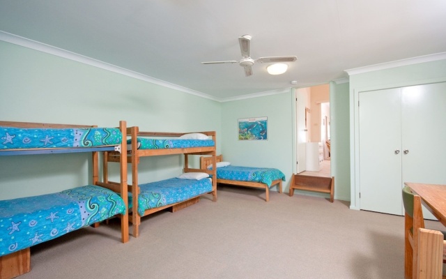 Sandy Shores, 18 Corlette Point Road – Guest Rooms – Corlette