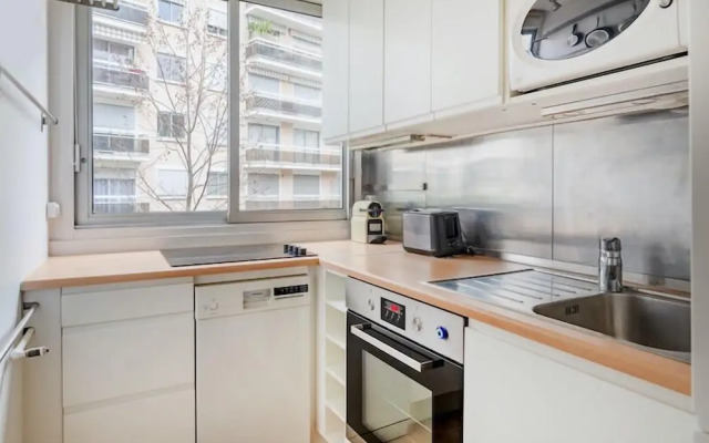 Paris Arsonval Design Residence