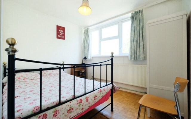 A Cosy two Bedroom Apartment, Sleeps 3