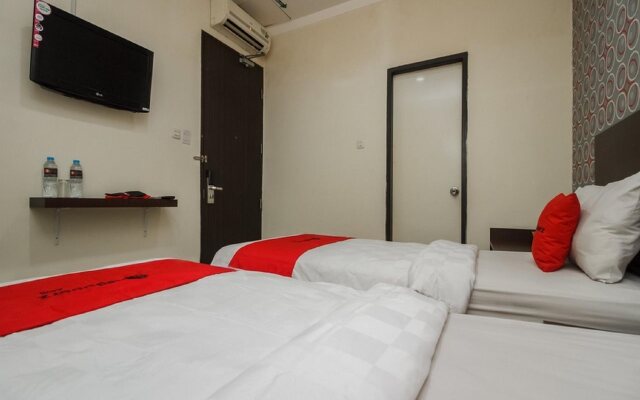 RedDoorz @ Jalan Gunung Merapi