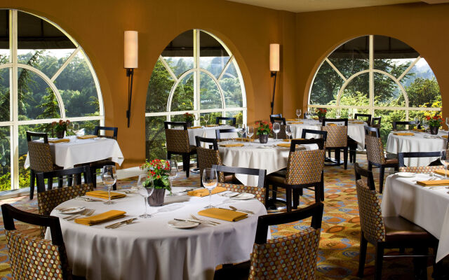 Chaminade Resort & Spa