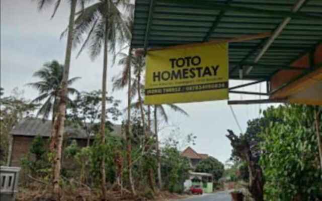 Toto Homestay