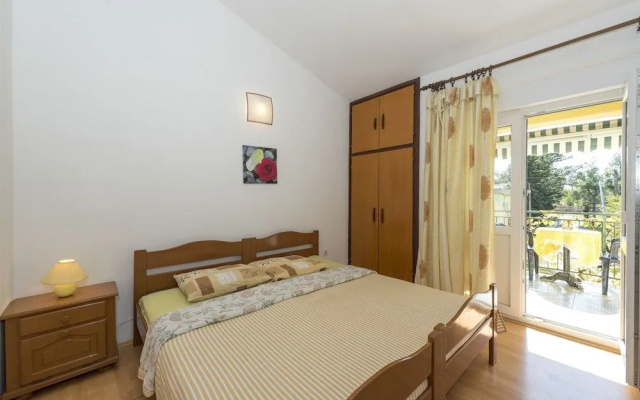 Apartments and Rooms Dragica