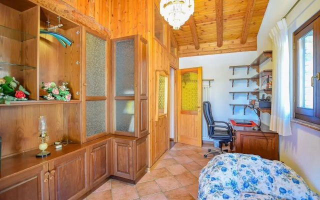 Amazing Home in Luino With 2 Bedrooms