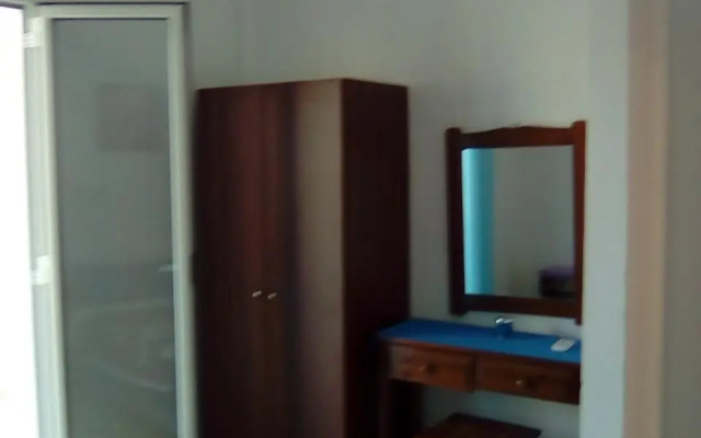 Tony's Apartments