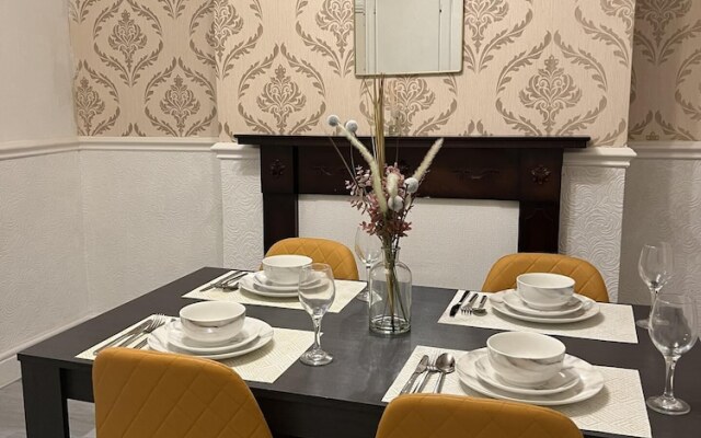 Remarkable 3-bed House in Liverpool
