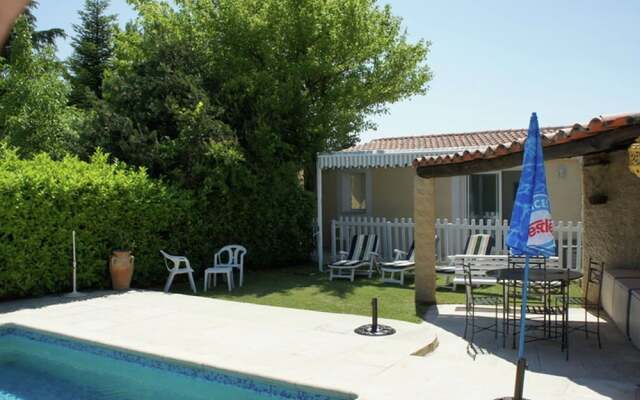 Charming Holiday Home in Robion With Swimming Pool