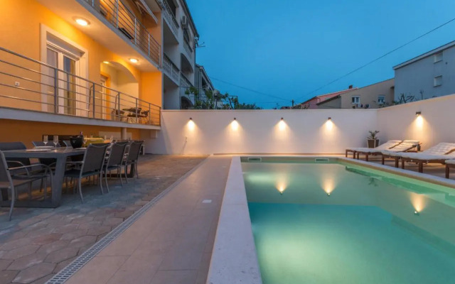 Apartment Pavla with pool