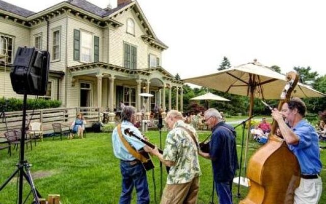 Jedediah Hawkins Inn
