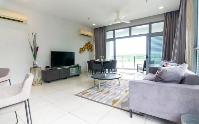 Lux 3BR Suite Puteri Harbour Near Legoland & Hello Kitty