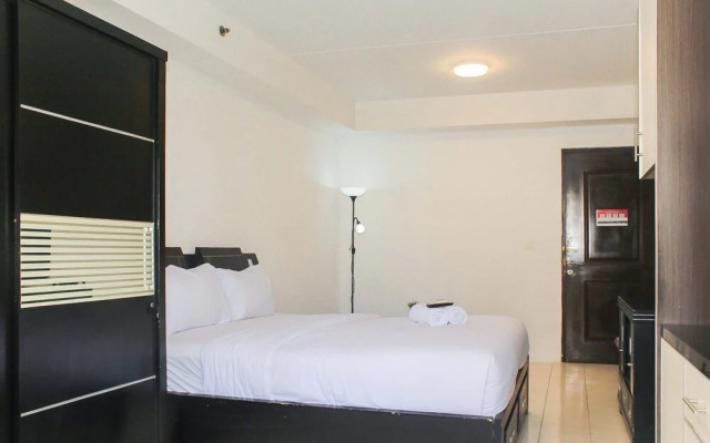 Homey and Strategic Studio Apartment at Metropark Condominium Jababeka