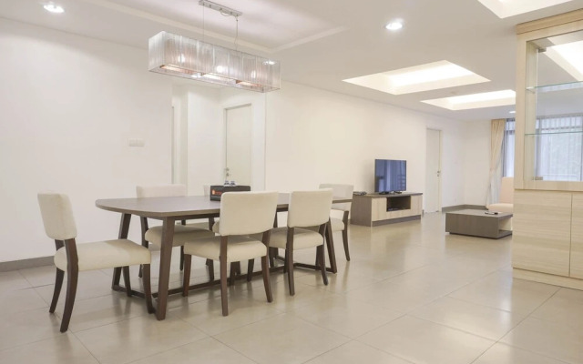 Big And Comfortable 3Br Apartment At Simprug Park Residences