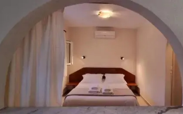 Ammos Kalamitsi Bungalows & Restaurant