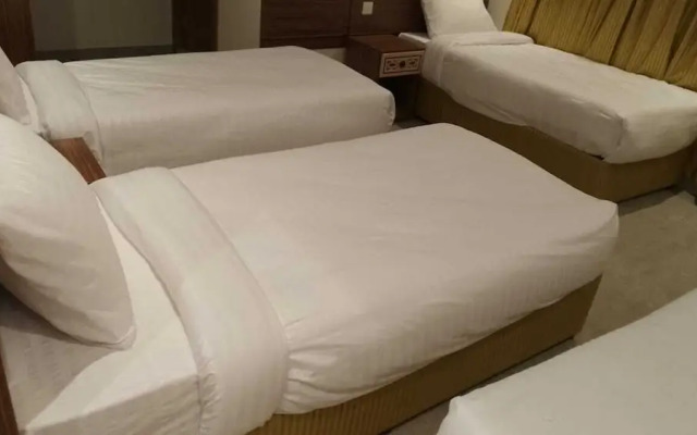 Qiswah star  hotel