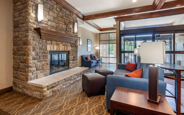 Comfort Suites Oshkosh West