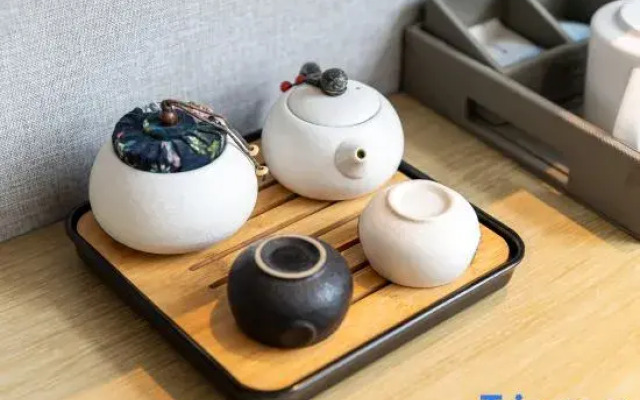 Waiting Hotel(Shanghai Xujiahui Stadium)