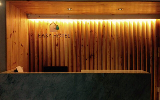 Easy Hotel