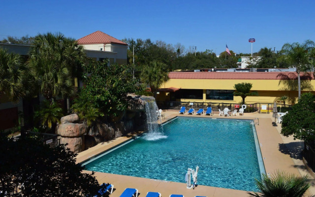 Opal Hotel & Suites