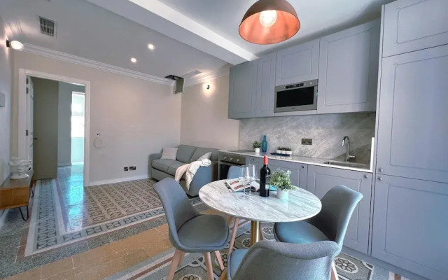 Local Living 2BR 2BA With Patio - Duplex Apartment