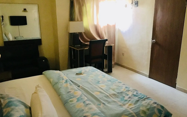 Hymax Grace Hotel and Suites