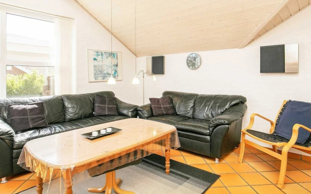 6 Person Holiday Home in Ulfborg
