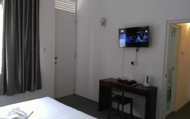 West Inn Colombo