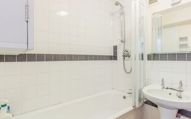 Spacious 1 Bed near Shepherds Bush