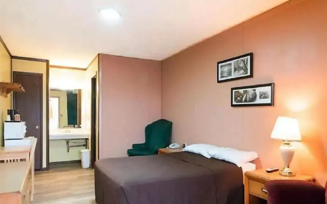 Country Club Inn