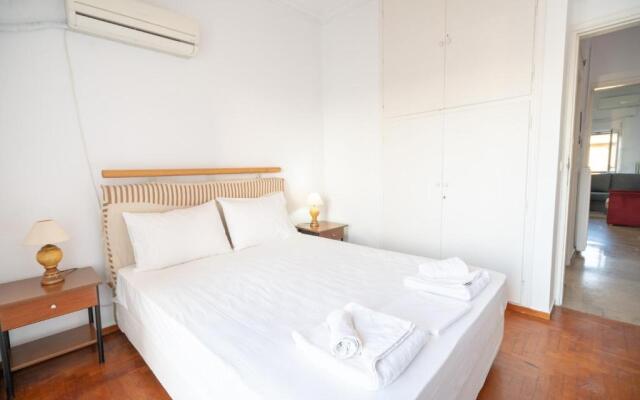 Dimotiko Theatro metro st. 1 bedroom 4 pers. flat