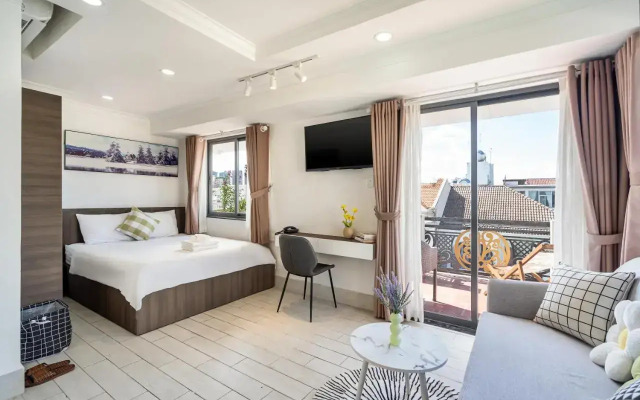 Royal Hotel Near Secc