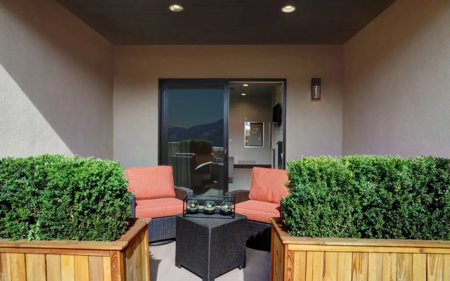 Garden of the Gods Resort and Club