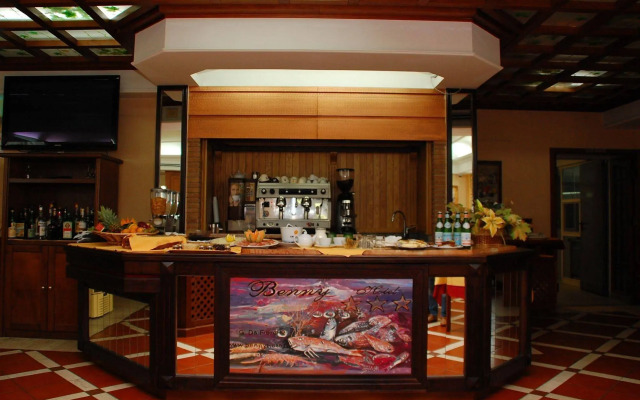 Benny Hotel