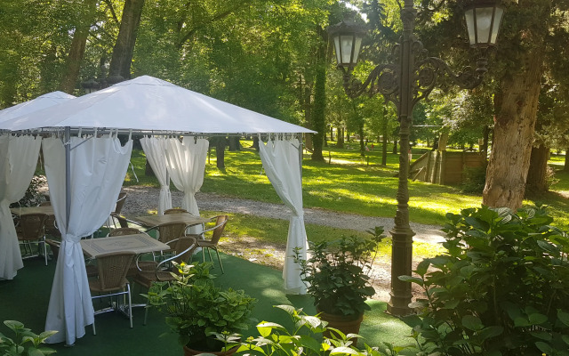 Hotel Balneario Parque De Alceda