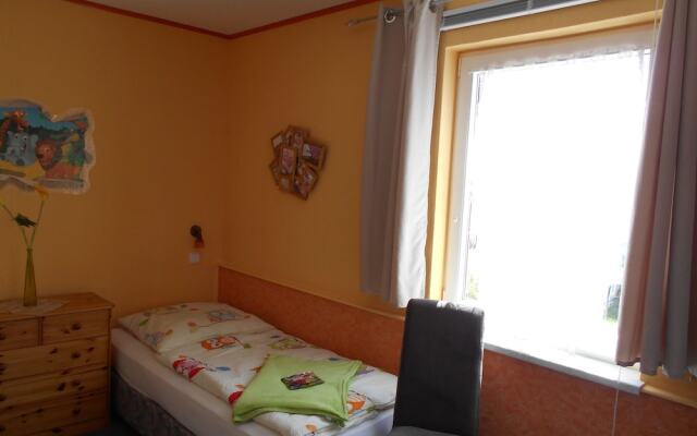 Spacious Bungalow in Kühlungsborn near Sea Beach