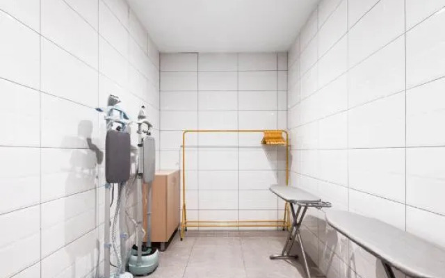 Leighton Hotel Hangzhou (Xintiandi Xiwen Street Subway Station)