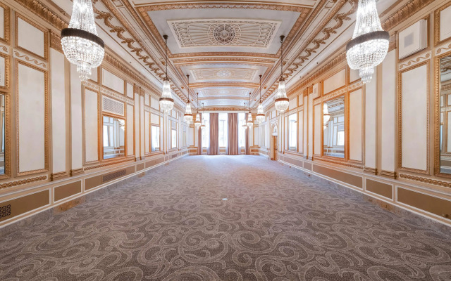 The Benson Portland, Curio Collection by Hilton