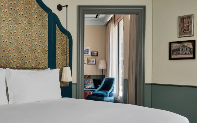 Maxwell Reserve Singapore, Autograph Collection